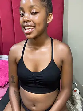 Littlebunny33 webcam
