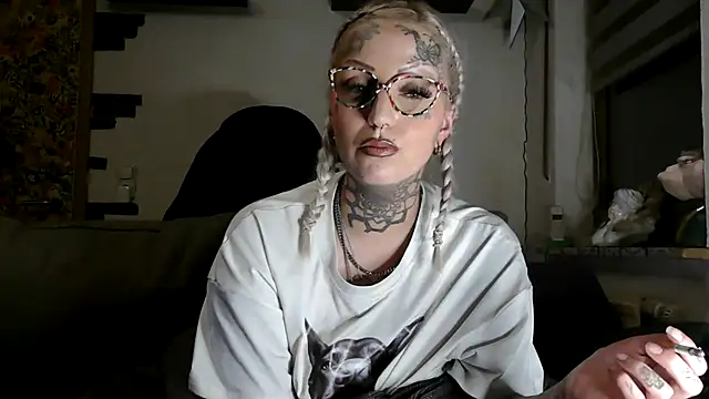 RoxxyInk webcam