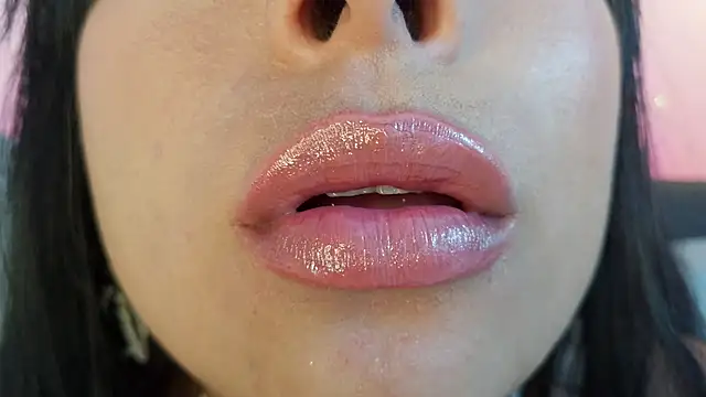 mia_roux1 webcam