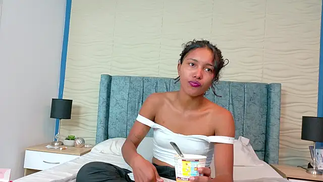Lili_Lavander webcam