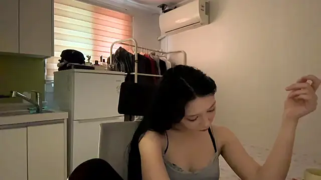 LeonoreCriger webcam