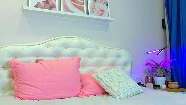 LadySweetWife webcam