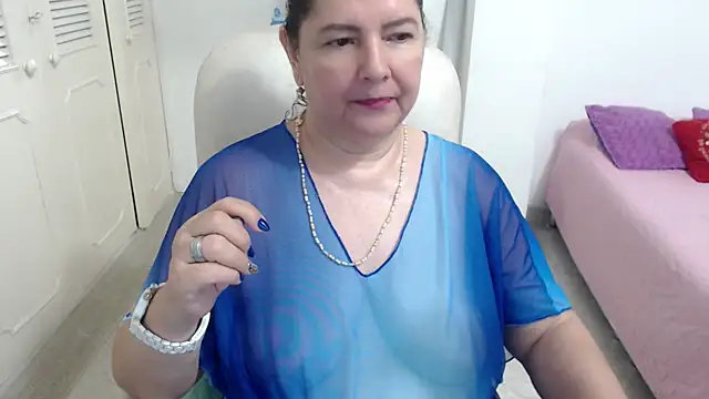 leonela_69 webcam