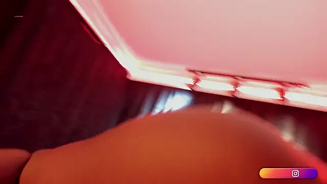 MiaKnox webcam