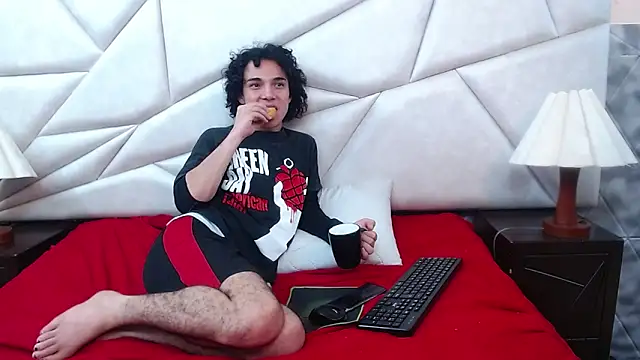 Nyx_and_Arian webcam