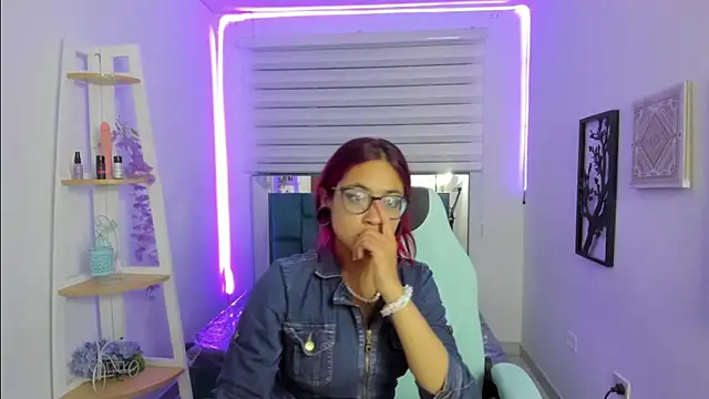 Sara_Red_X webcam