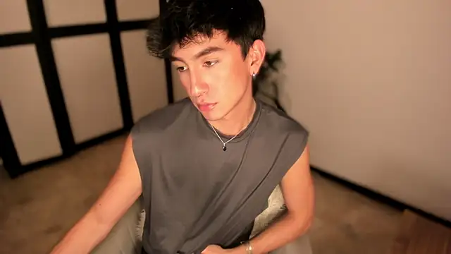 sweettaaron01 webcam