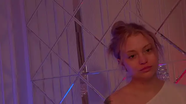 MollyHilton webcam