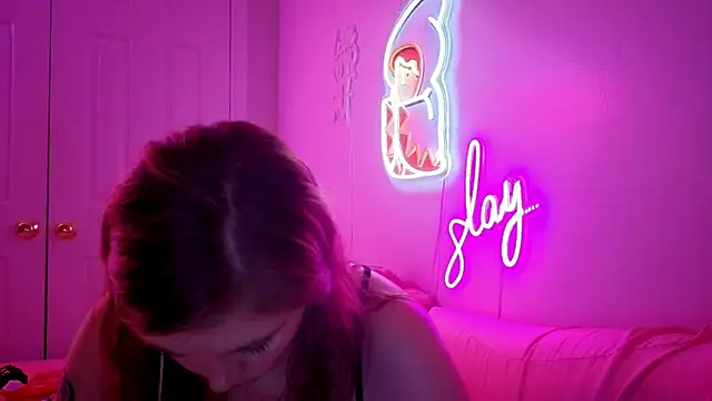 daddysprincess731 (F young) - Take top off and jump on bed