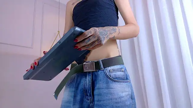 Darlyn_tenderhot__ webcam