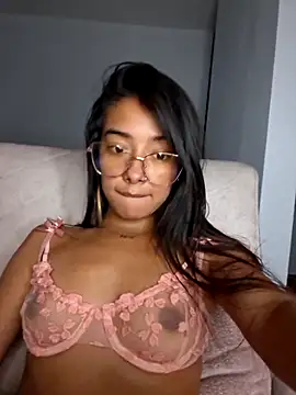 lucianaa_Gguerra webcam