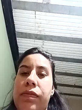 Michellluxo webcam