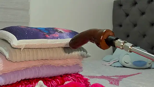 Elizabeth_18_ webcam