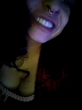 Miss_Carmilla webcam