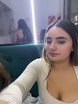Antonella_Julieta webcam