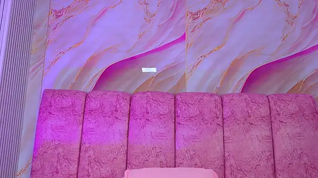 emmacurvy webcam