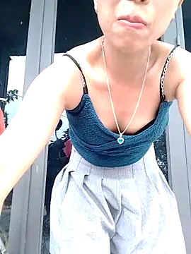 Zara-Lina webcam
