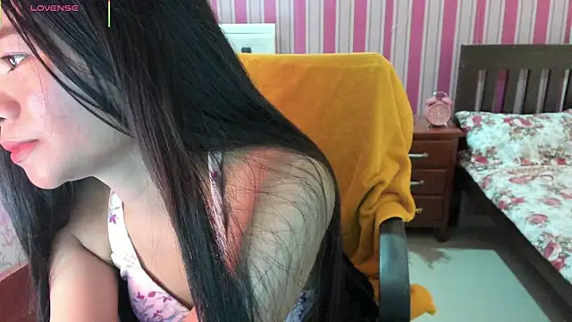Mica_Jones webcam