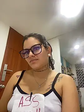 Whore_Disgusting_Dirty webcam