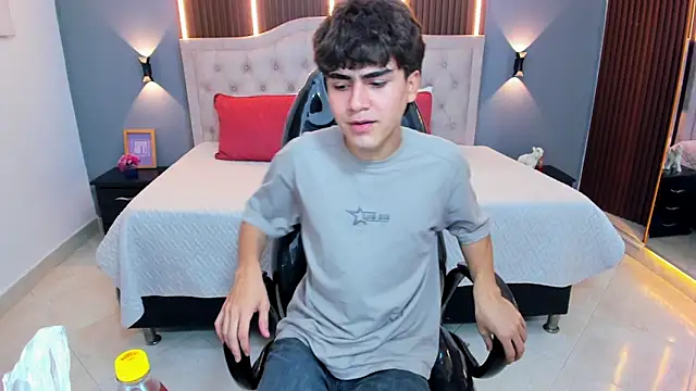 Tommy18__ webcam