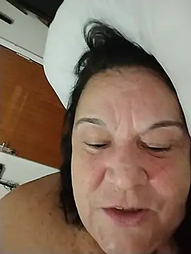 Yaya_Mineira webcam
