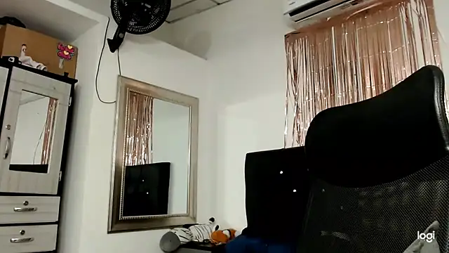 Baby_hornyJM webcam