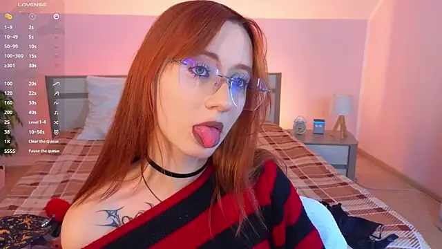 WICKEDEMBER live sex cam