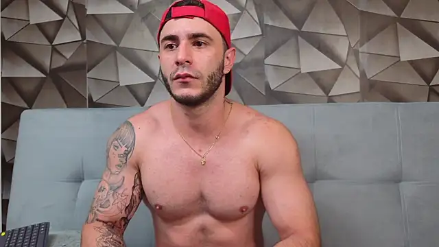 Latino_stud4u webcam