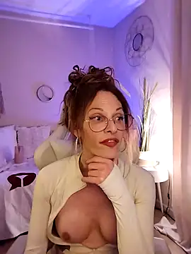 Luna_Kitanna webcam