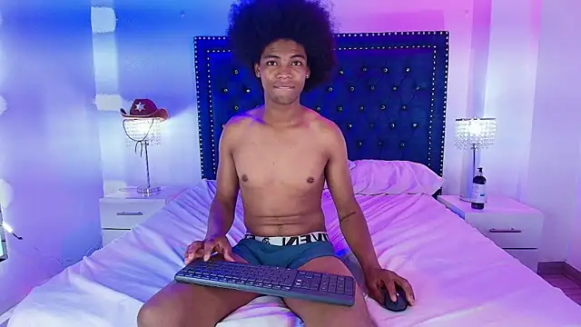 Cristal_and_luke webcam