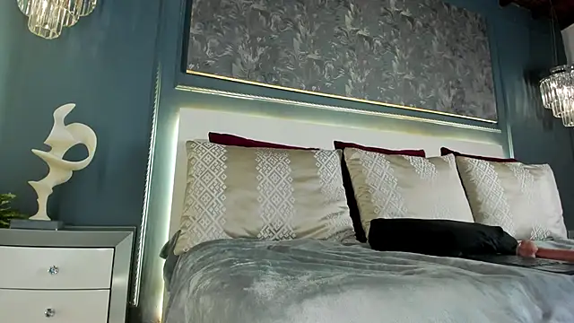 MiaKay1 webcam