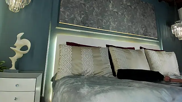 MiaKay1 webcam