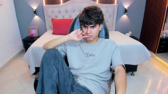 Tommy18__ webcam