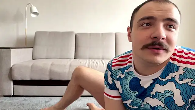 Love_plat1na webcam