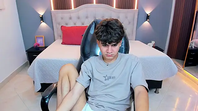 Tommy18__ webcam