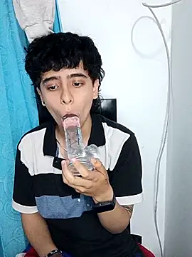 LatinHeatX22 live sex cam