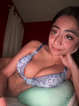 Webcam Model (reinaass)  is live.Free join now!