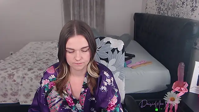 DaisieMaeXO webcam