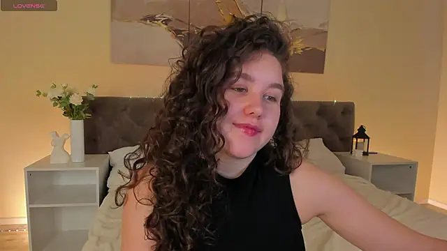 Ariella_Sol webcam