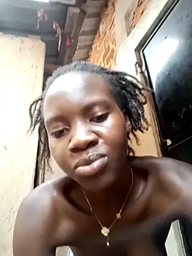 Black_juicy24 webcam