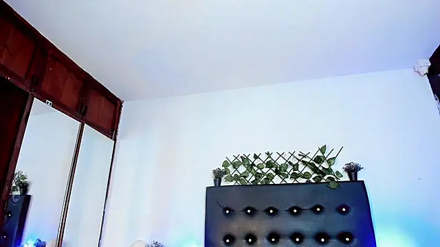 JERO_TEASE_S7S webcam