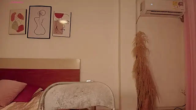 Emilyebony__ webcam