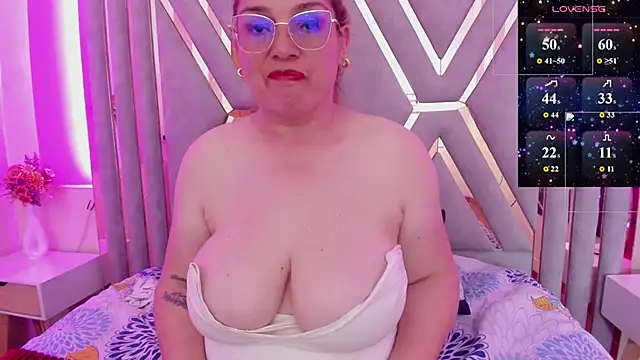 agata_ruizz webcam