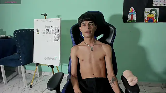 TYLERhHOT2005 webcam