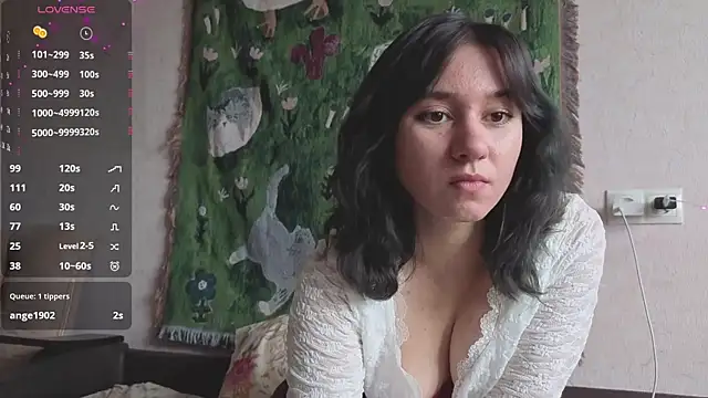 MiaLovelyOne webcam