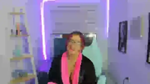 Sara_Red_X webcam