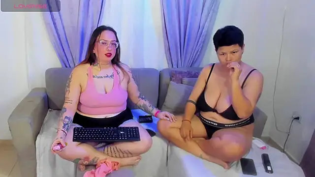 MiaYMolly webcam