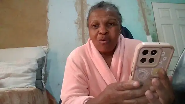 Nicky52 webcam