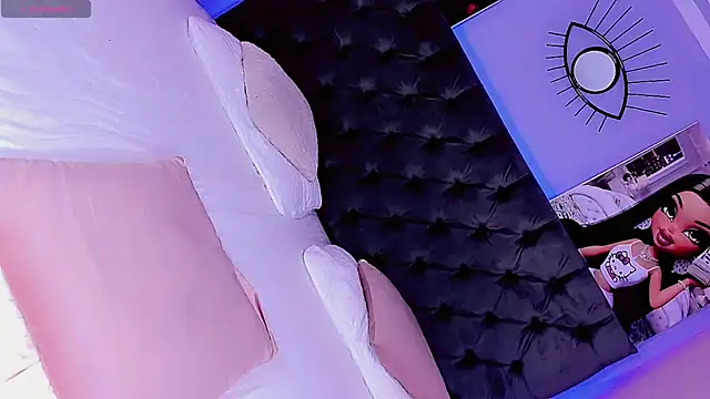 CALLMEATENEA webcam