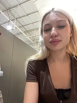  Kiss_Auroraa chat room